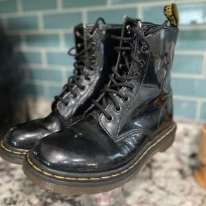 Dr Martens Boots woman’s size 7